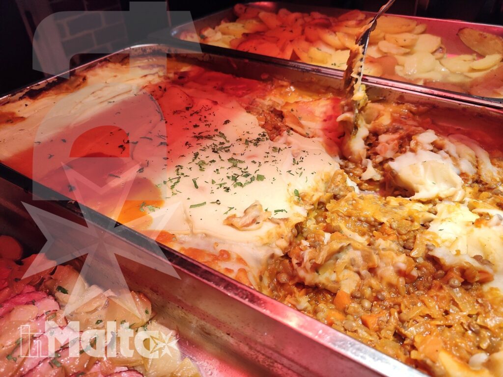 Salini Resort - Pasta al buffet del ristorante Vecchia Napoli Pasta con pomodoro, mozzarella e condimenti al buffet