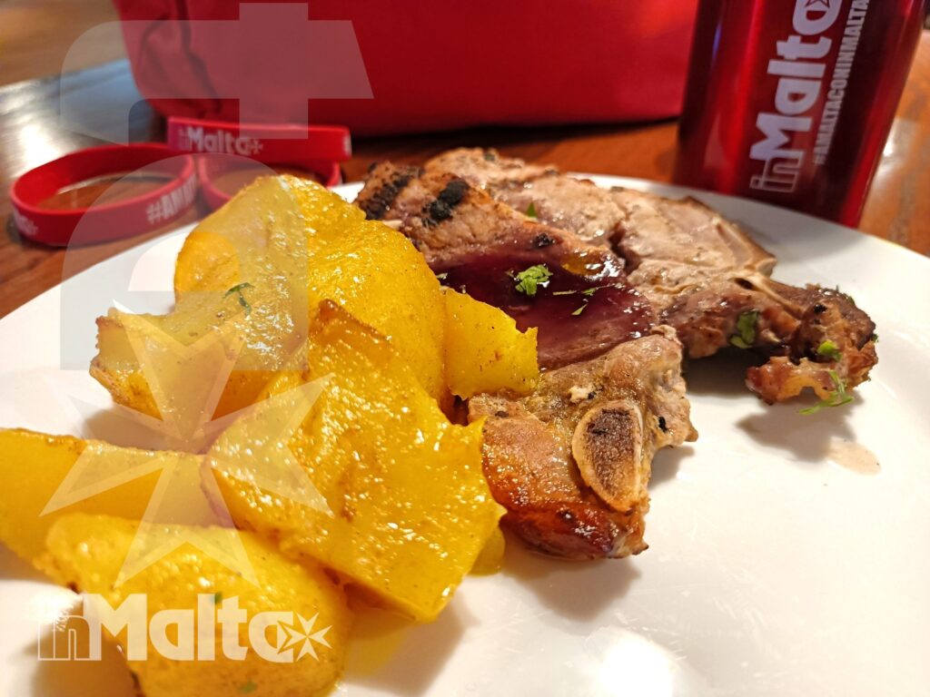 Salini Resort - Pollo arrosto con patate Pollo arrosto con patate al forno servito al Salini Resort