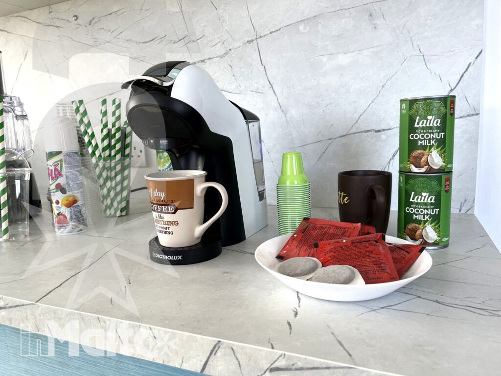 Angolo colazione e bevande - Campus inMalta Angolo colazione nella cucina del Campus inMalta con caffu00e8 e bevande