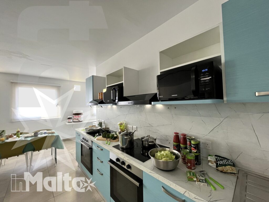 Piano di lavoro della cucina comune - Campus inMalta Piano di lavoro e attrezzature della cucina comune del Campus inMalta