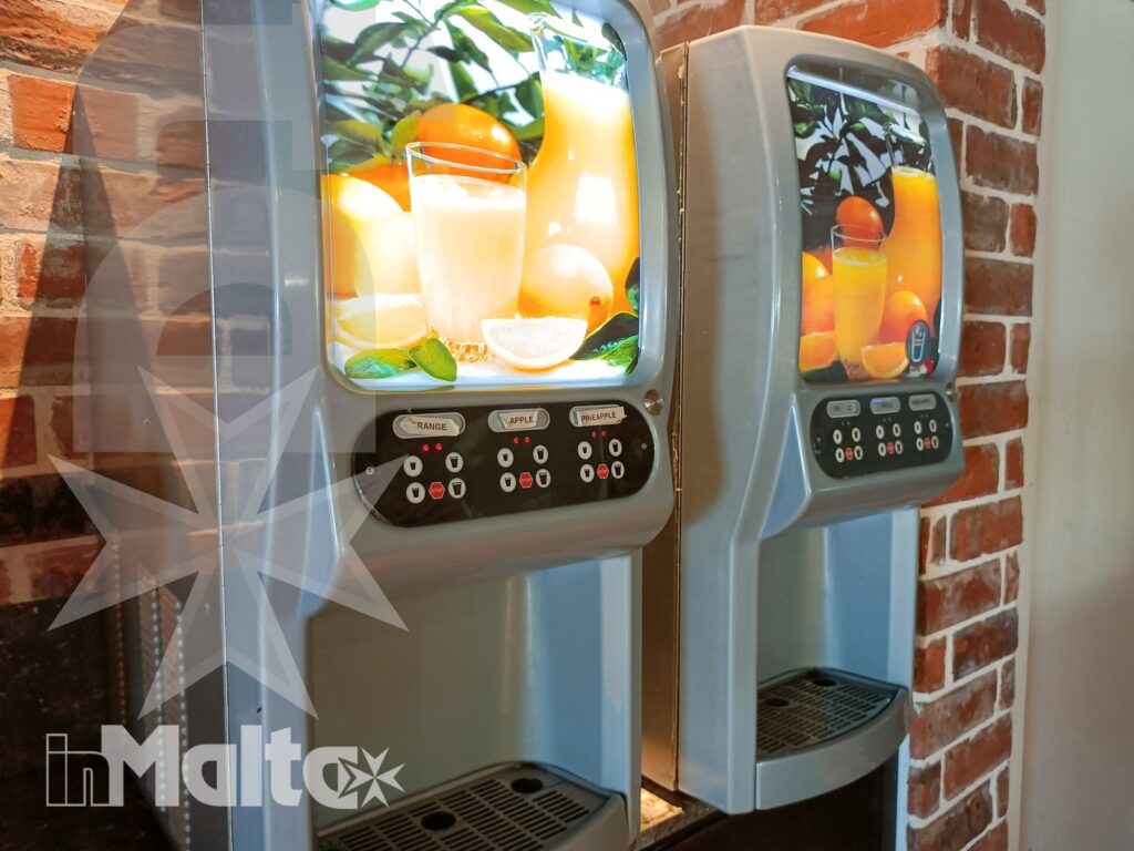 Salini Resort - Distributori di succhi di frutta Distributori automatici di succhi di frutta al ristorante Vecchia Napoli